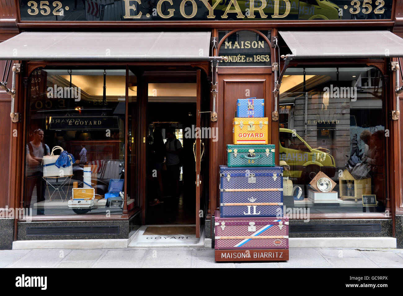 Goyard Luxury Store in Paris with Window and and People Waiting in Line  Editorial Photo - Image of people, city: 135380601