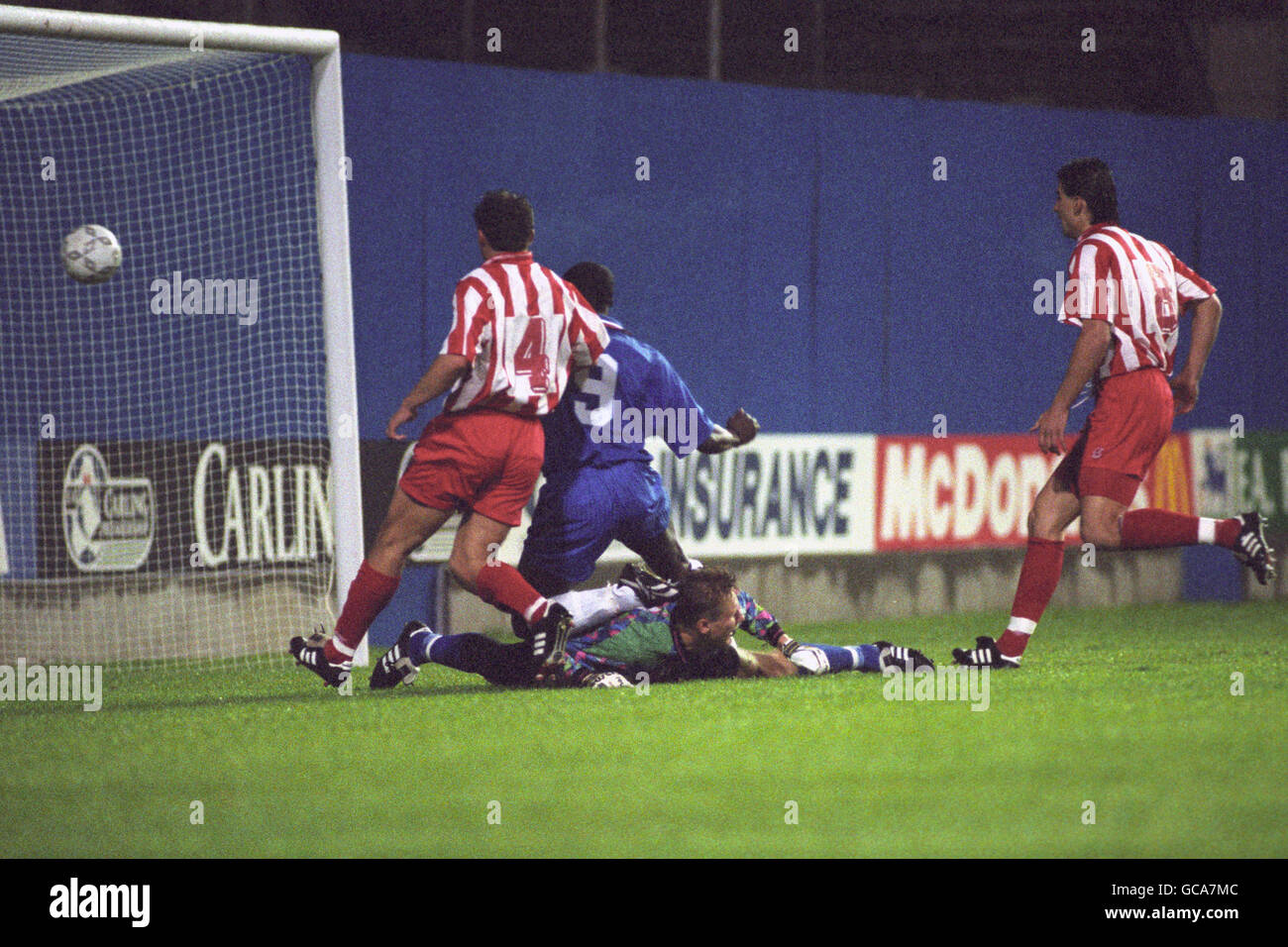 Soccer - 1994-95 UEFA Cup Winners' Cup - First Round - 1st Leg - Chelsea v Viktoria Zizkov - Stamford Bridge Stock Photo