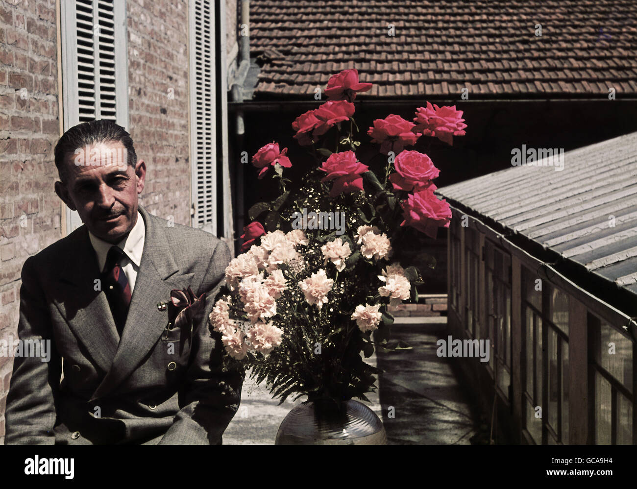 1940s man suit hi-res stock photography and images - Alamy 1940s man suit hi-res stock photography and images - Alamy