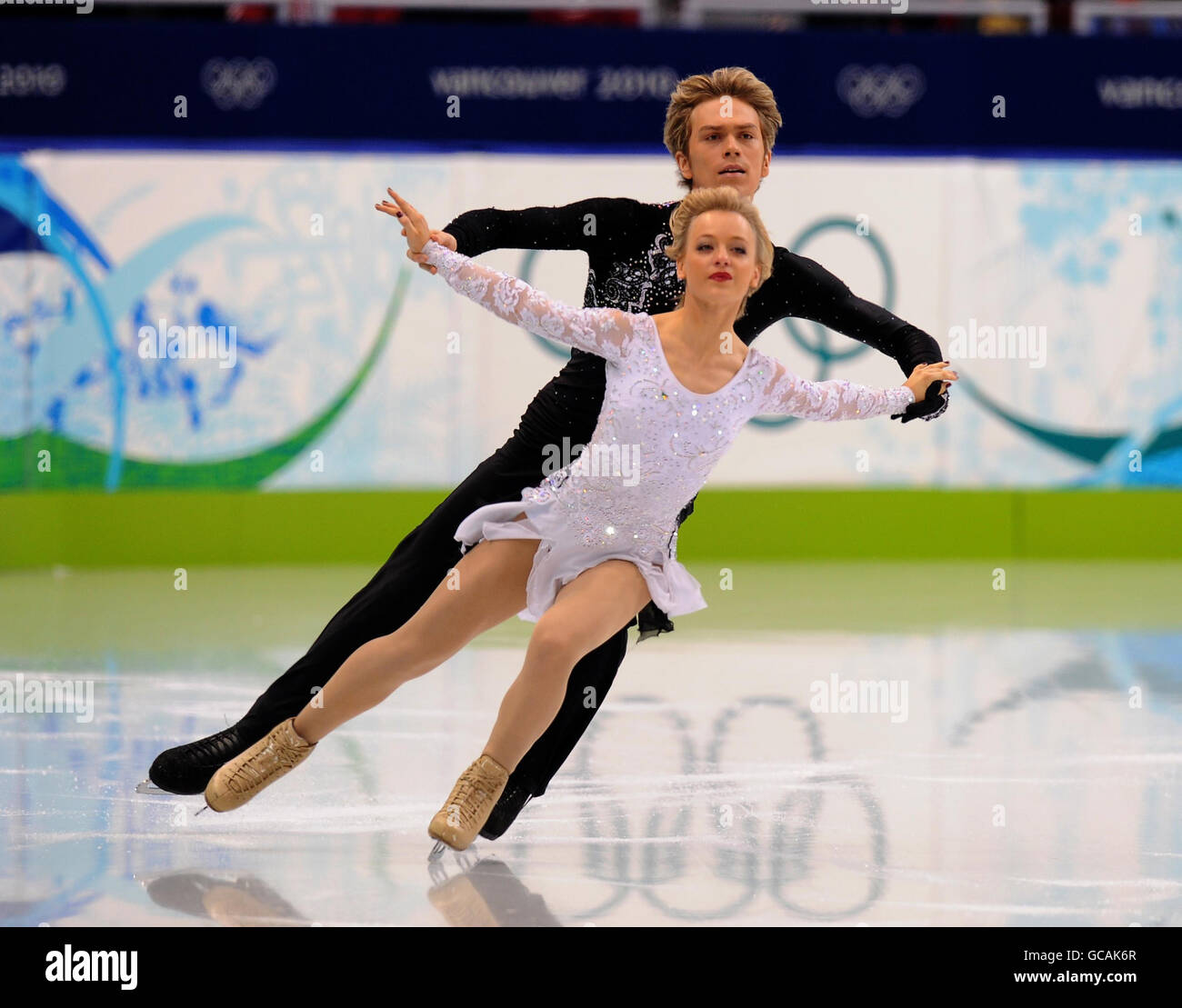 Great Britain's Penny Coomes and Nicholas Buckland in action during