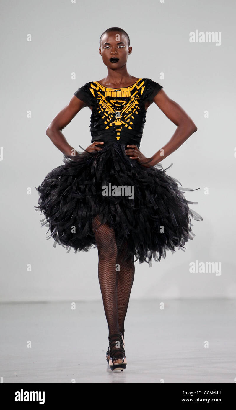 Cat walk fashion runway hi-res stock photography and images - Alamy
