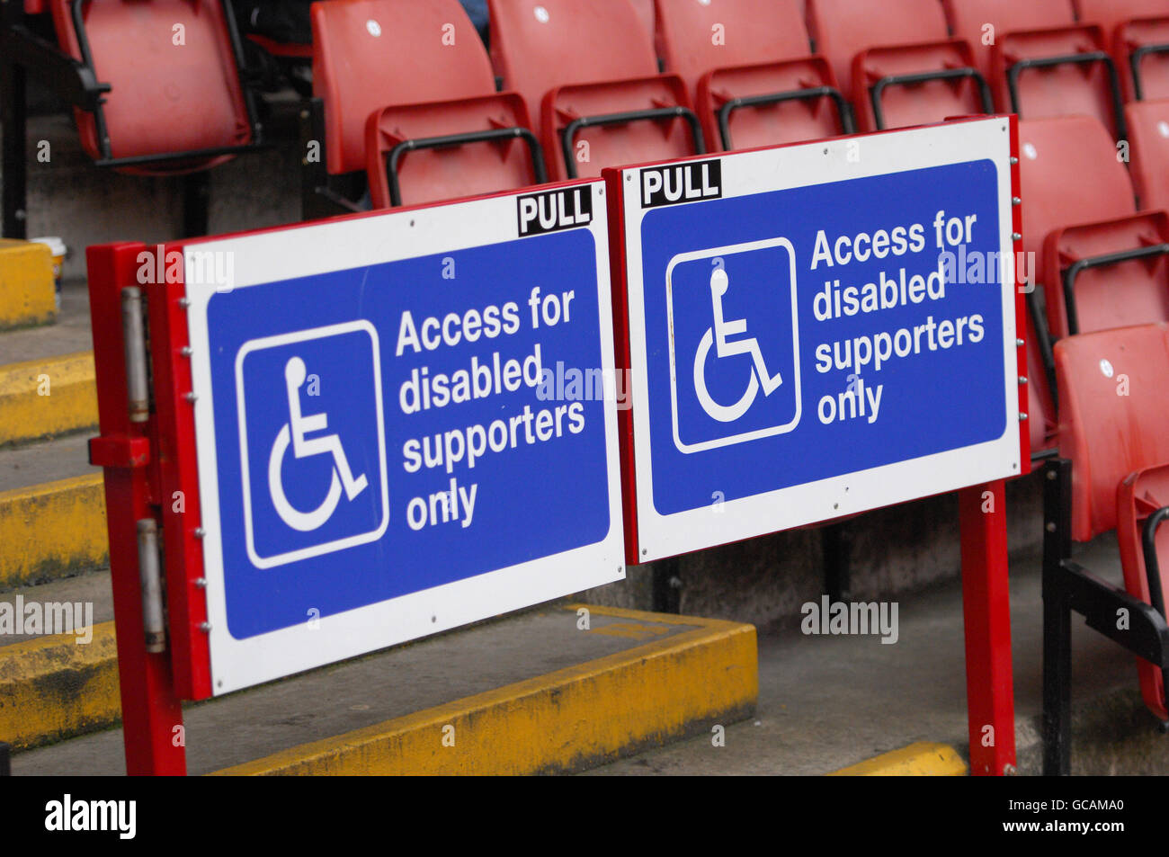 Disabled ampics hires stock photography and images Alamy