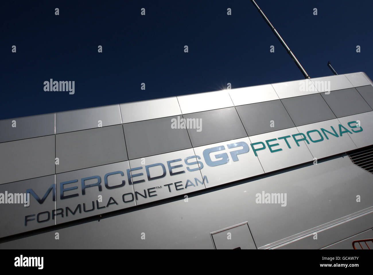 File:Mercedes AMG Petronas F1 Logo.svg - Wikimedia Commons
