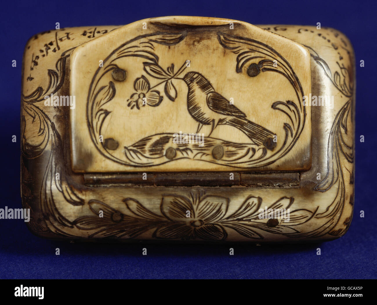 fine arts, folk art, carved drawing, bird with flower, horn, rural snuff box, 19th century, Stock Photo