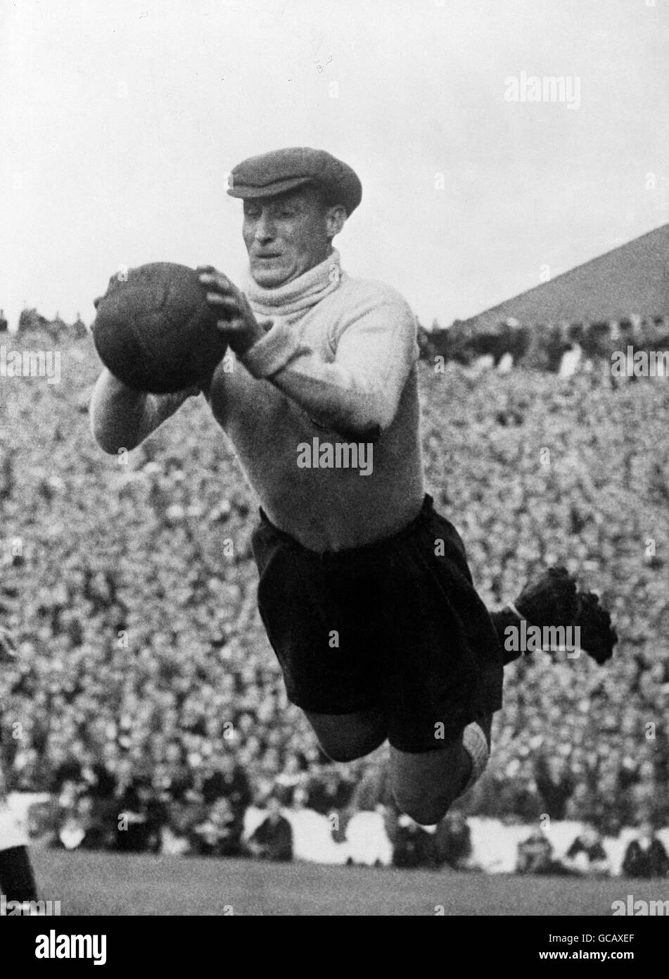 1940s soccer hi-res stock photography and images - Alamy