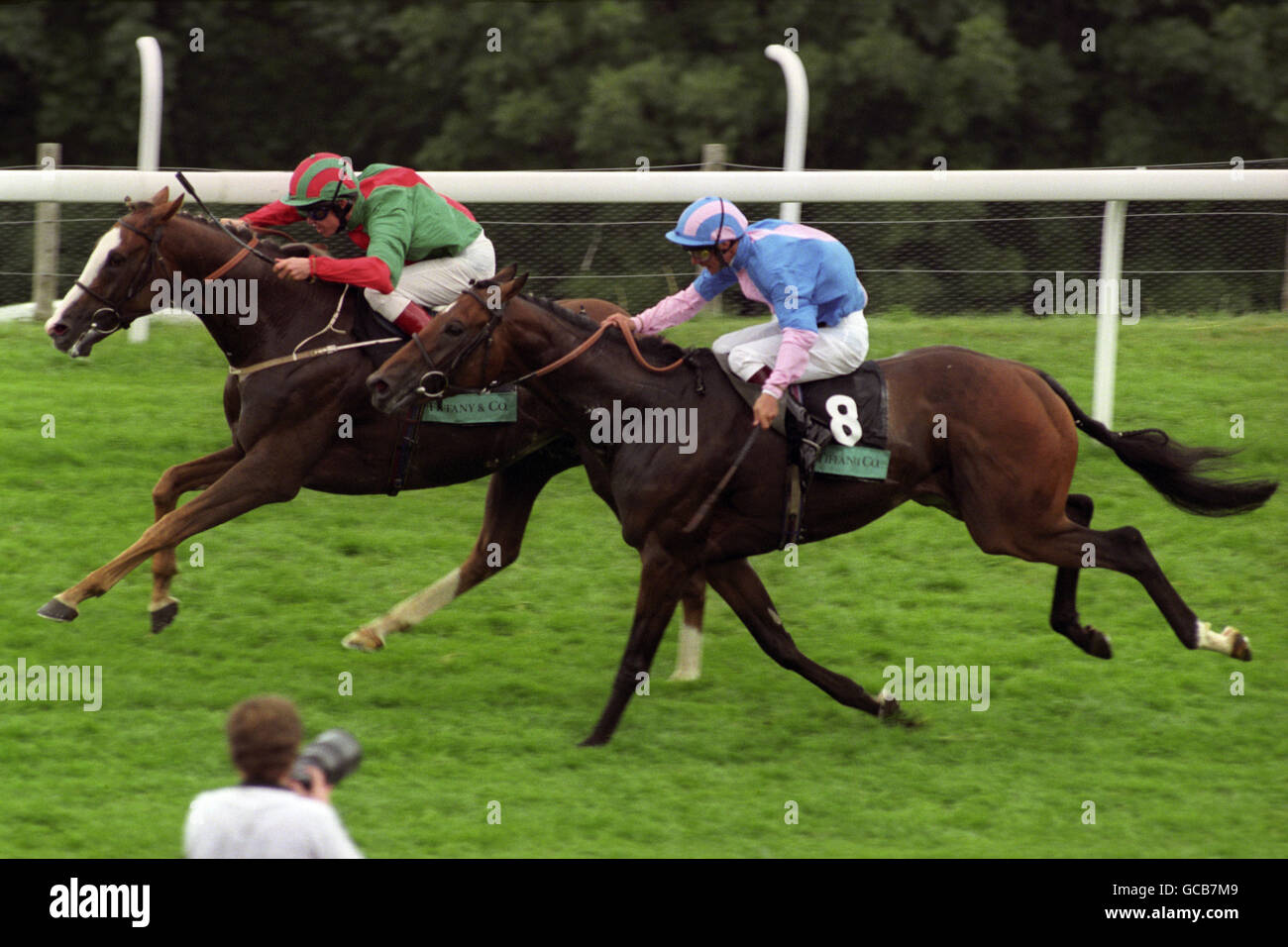 F l side view horse jockey horse racing action hi-res stock photography ...