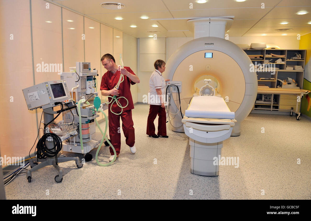 A general view of the new MRI scanner at Alder Hey Children's Hospital in  Liverpool Stock Photo - Alamy