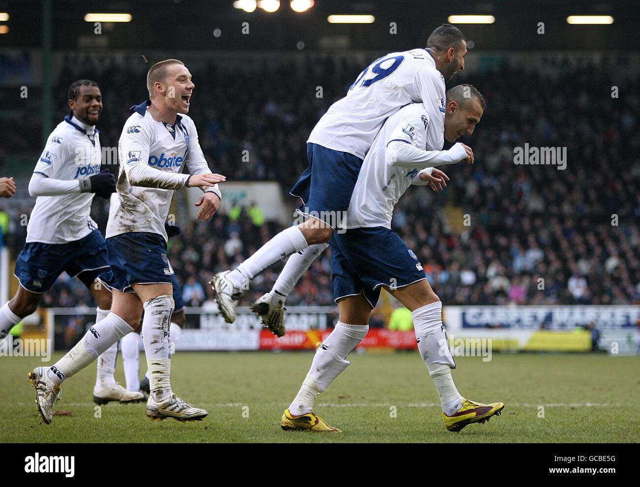 Soccer - Barclays Premier League - Burnley v Portsmouth - Turf Moor. Portsmouth's Hassan Yebda celebrates scoring from the penalty spot Stock Photo