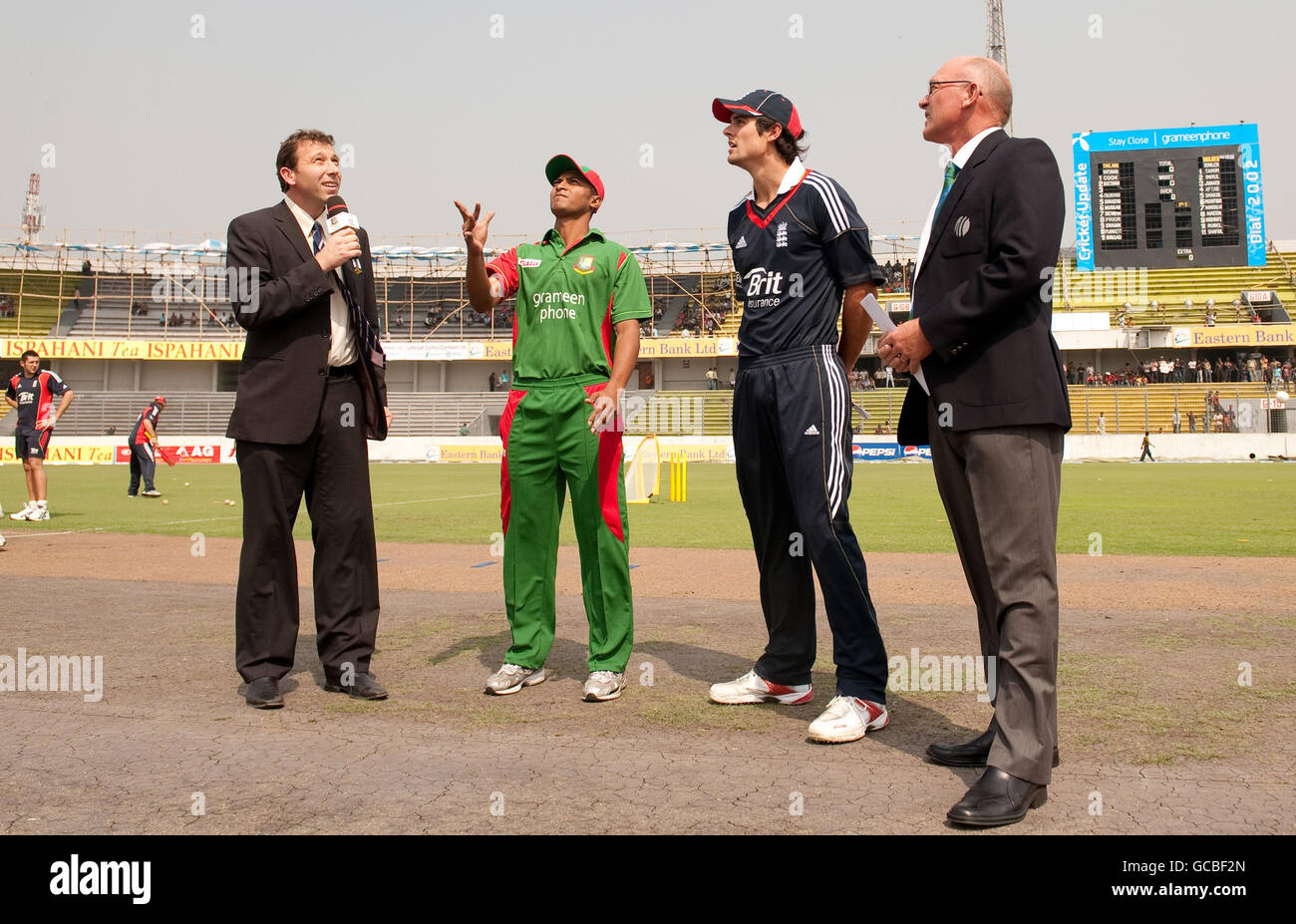England captain Alastair Cook and Bangladesh captain Shakib Al Hasan at ...