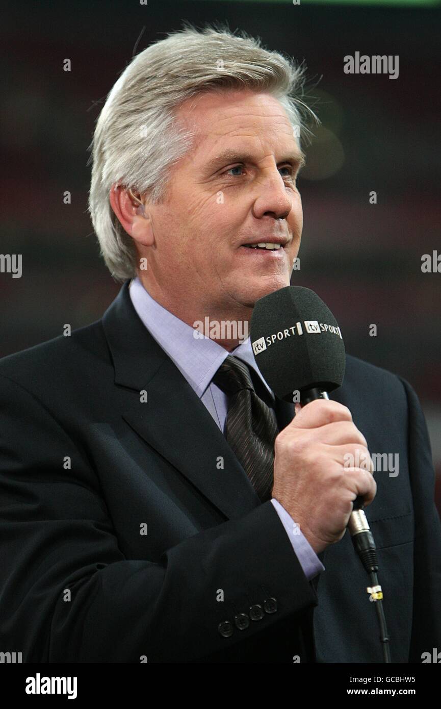 Itv presenter steve rider hi-res stock photography and images - Alamy