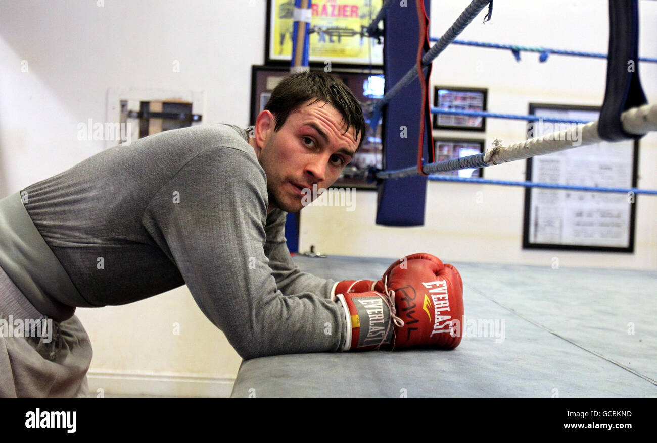 Boxing Paul Smith Media Workout Bridge Road Gym Stock Photo Alamy