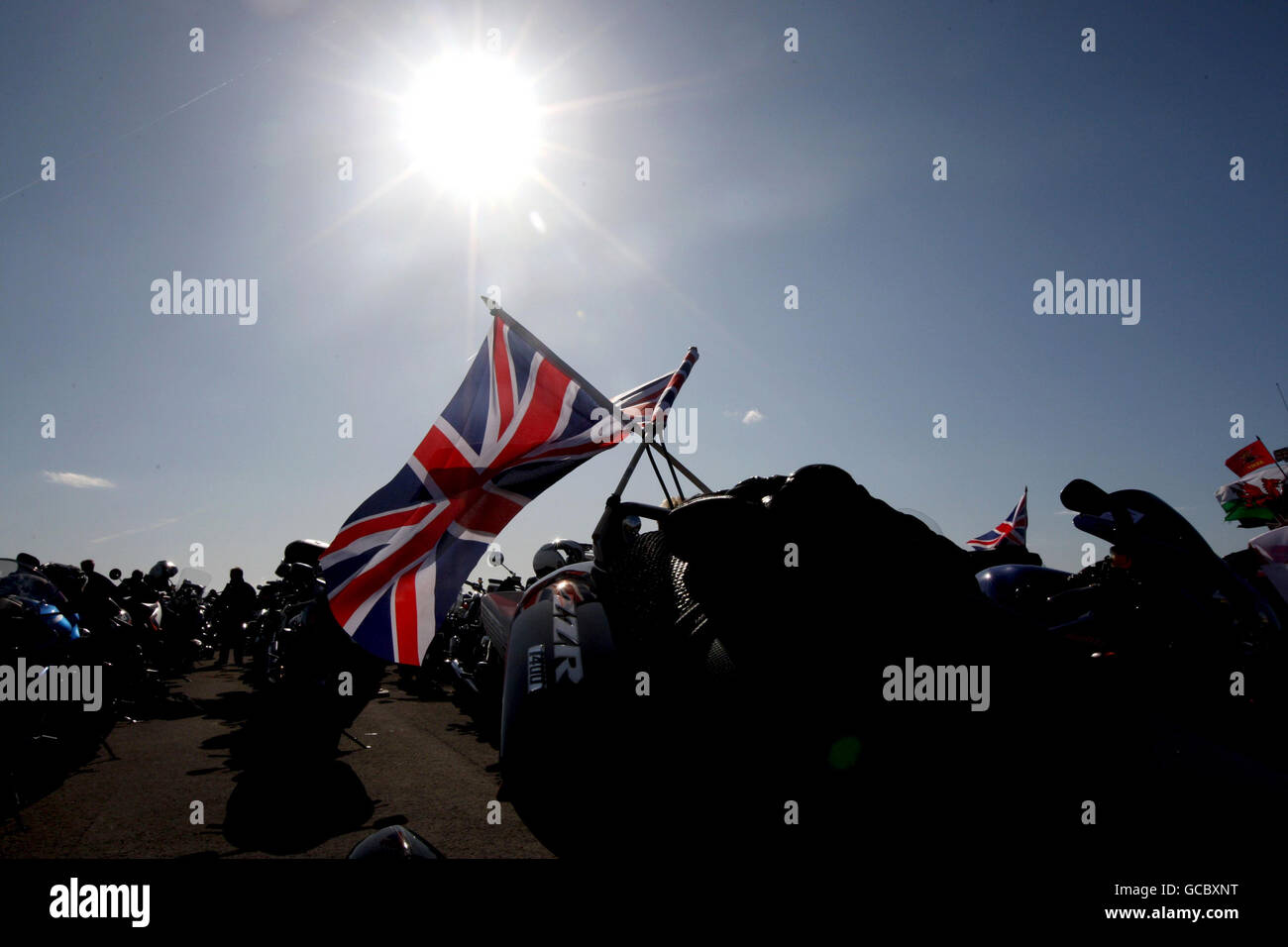 Bikers pay tribute to fallen troops Stock Photo