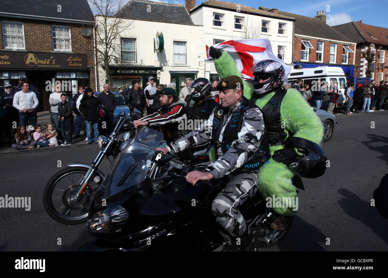 Bikers pay tribute to fallen troops Stock Photo