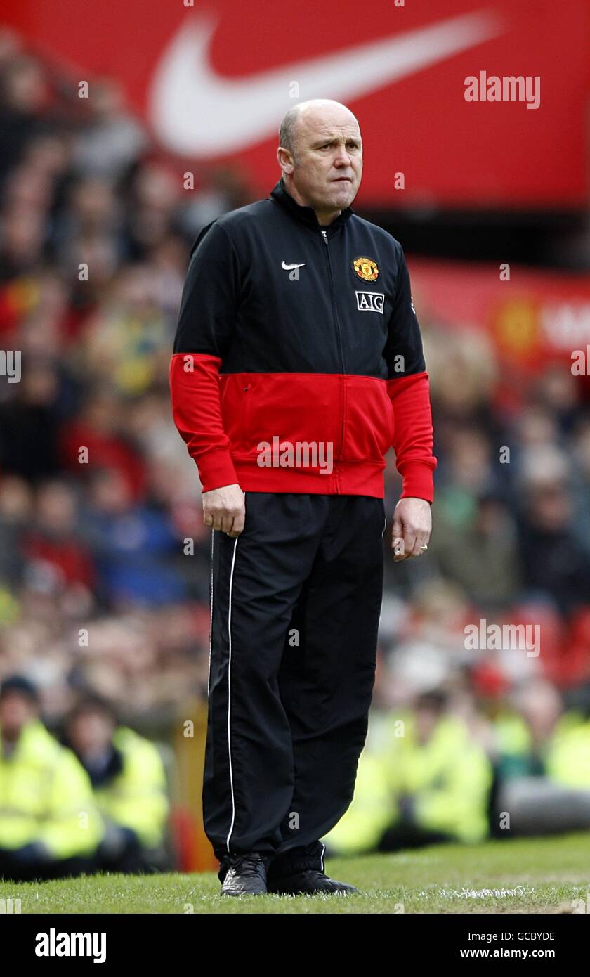 Soccer - Barclays Premier League - Manchester United v Fulham - Old Trafford. Manchester United assitant manager Mike Phelan Stock Photo