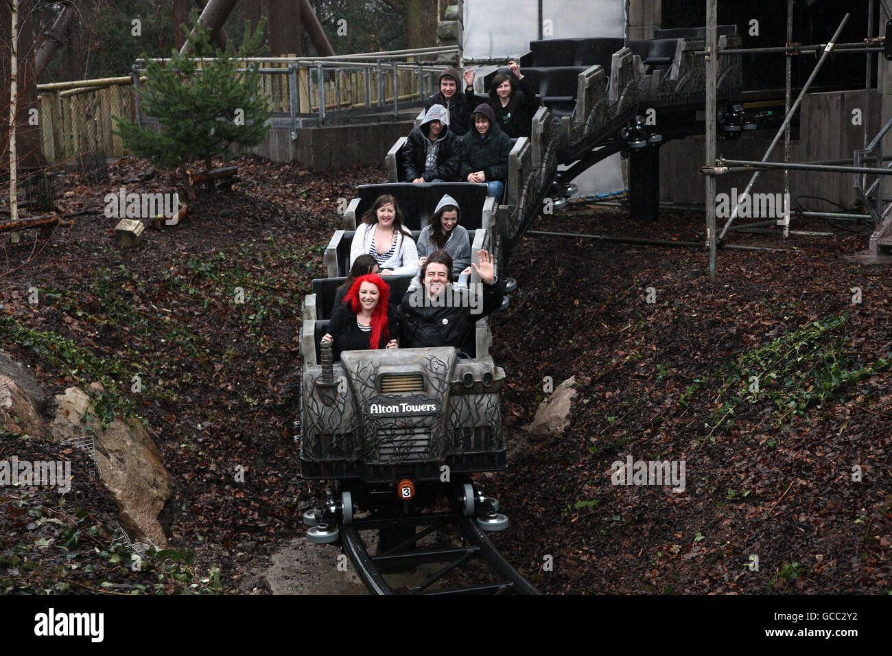 Jonathan Ross and wife Jane Goldman ride the world's first free fall drop rollercoaster, Th13teen, which opened to the public on Saturday March 20, at Alton Towers, Staffordshire. Stock Photo