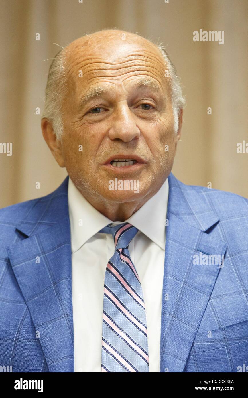 Doug morris hires stock photography and images Alamy