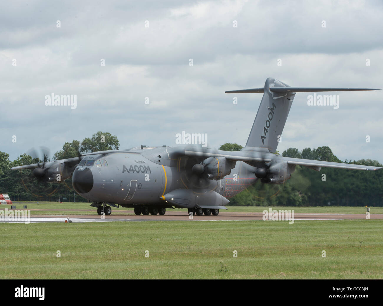 RAF Fairford, Gloucestershire. 8th July, 2016. Day 1 of the Royal ...