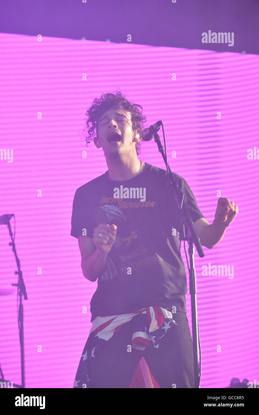 Finsbury Park, London, UK. 8th July 2016. The crowd at the Wireless