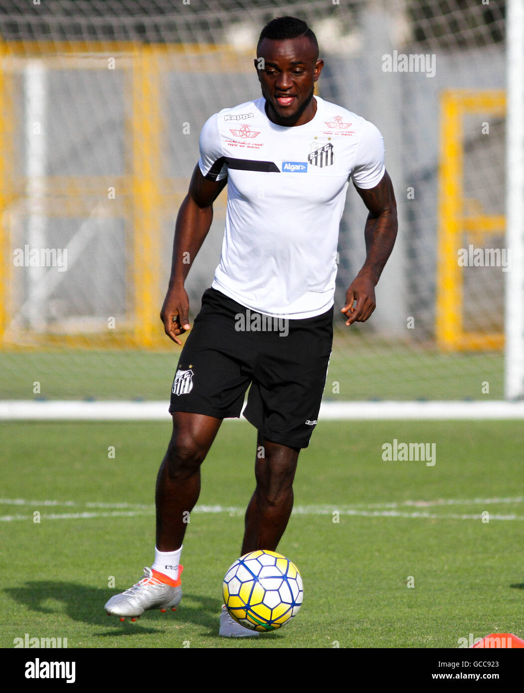 Joel during training Santos FC held on Friday (08) in the CT Rei Pel? in the city of Santos. Team prepares for the next confrontation of Tuesday (12), against Palmeiras at Allianz Park in S?o Paulo, in a game for the Brazilian Championship in 2016. Stock Photo