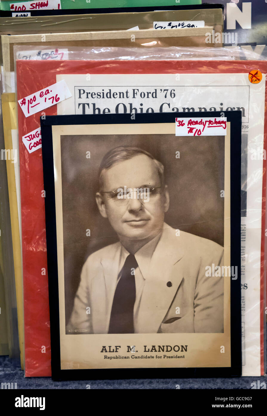 American political items collectors hi-res stock photography and images ...