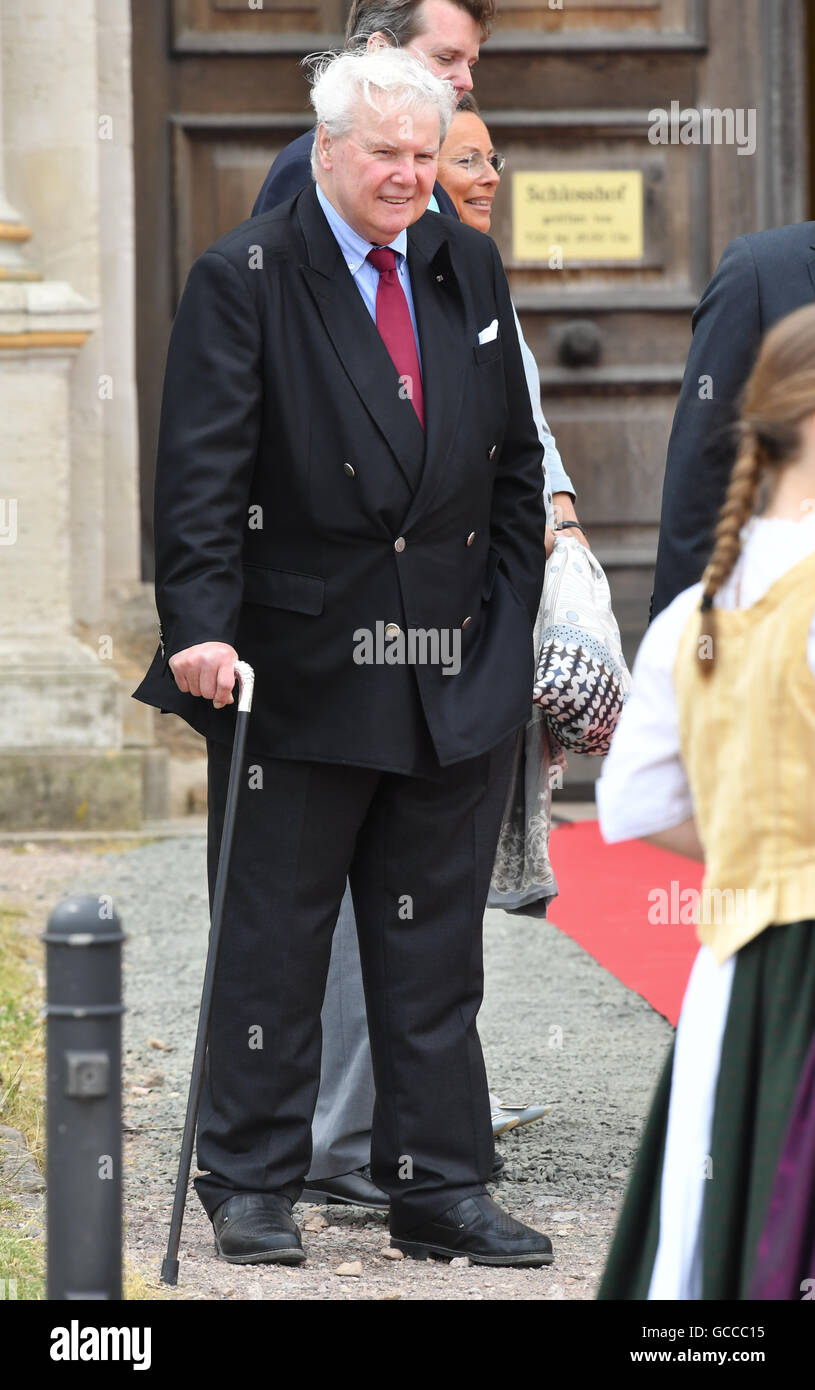 Gotha, Germany. 9th July, 2016. Andreas Prince of Saxony-Coburg and Gotha waits for Albert II, Prince of Monaco, at Friedenstein Castle in Gotha, Germany, 9 July 2016. The prince wants to visit the state exhibition 'The Ernestinians. A dynasty shapes Europe'. He is on a one-day visit to the former royal seat. Photo: Jens Kalaene/dpa/Alamy Live News Stock Photo