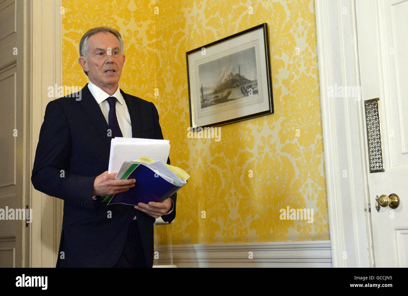 Tony blair arrives for a press conference at admiralty house hi-res