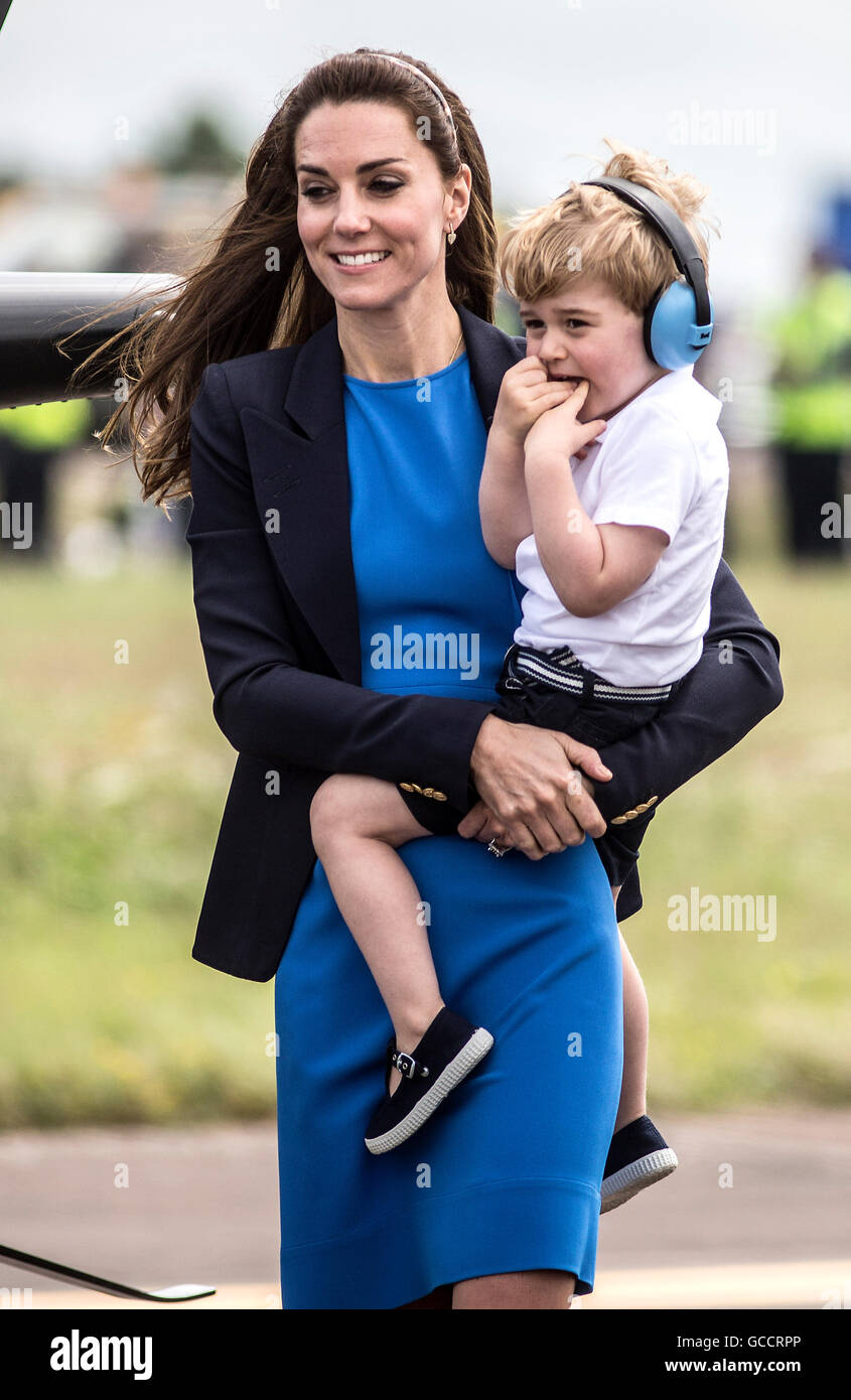 William and Kate in flying visit to RIAT with their children - pictures -  Gloucestershire Live