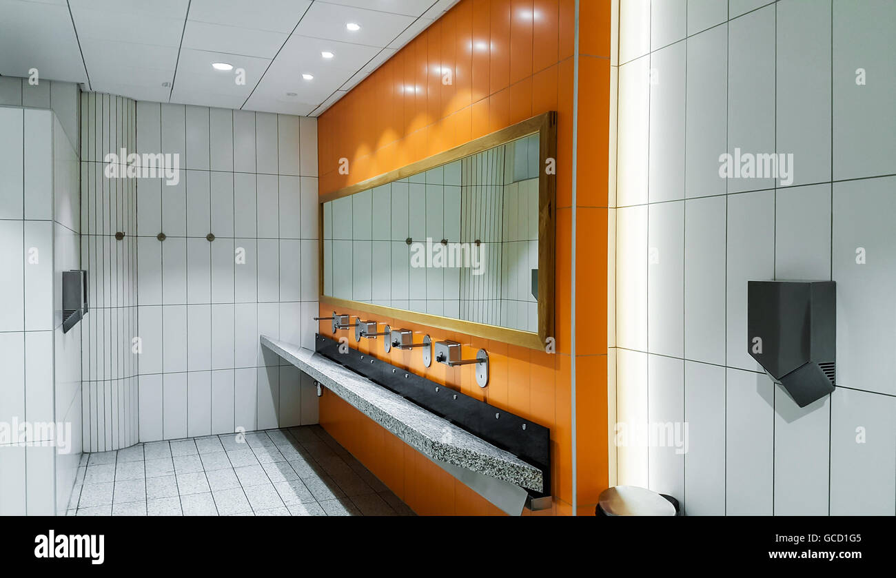 Public restroom mirror hires stock photography and images Alamy