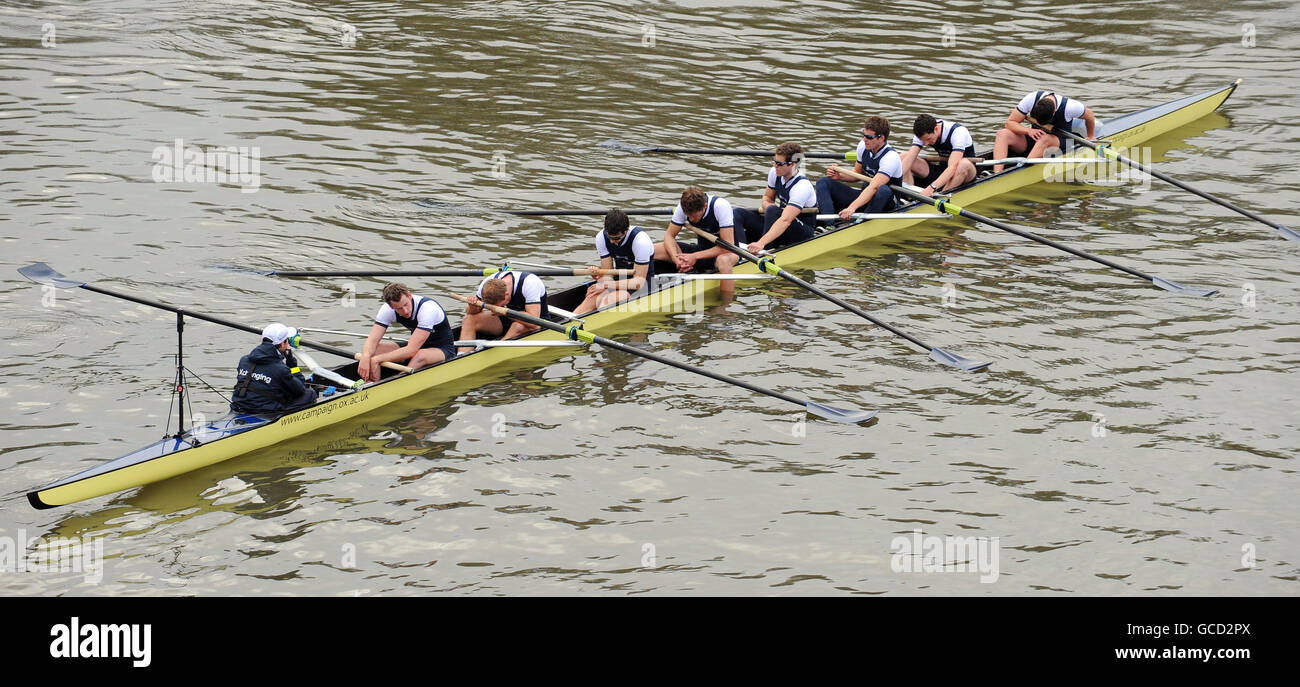 Rowing 2010 Xchanging Boat Race Oxford v Cambridge River Thames
