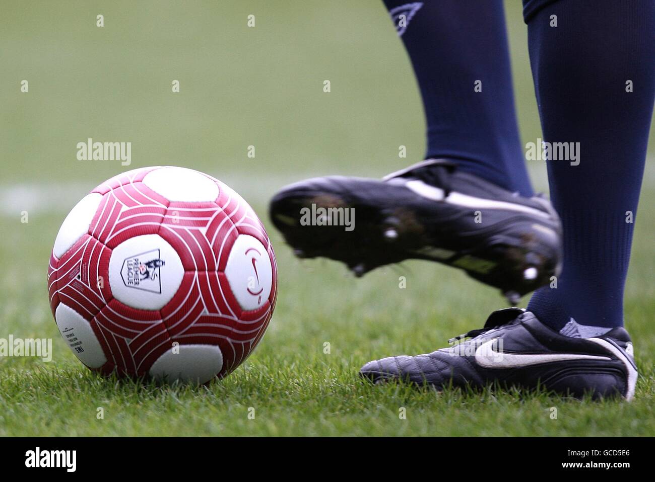 T90 nike hi-res stock photography and images - Alamy