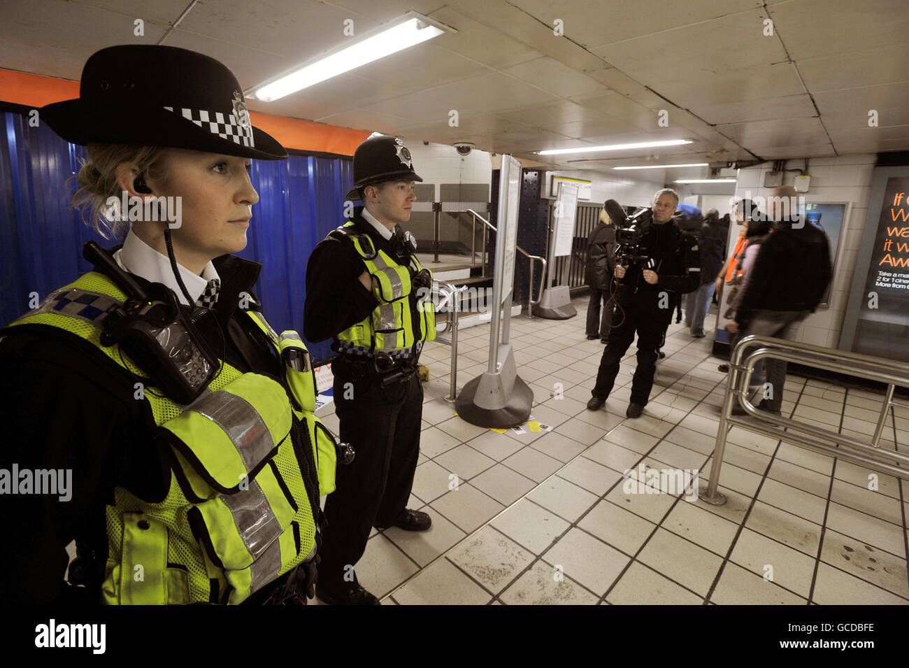 British Transport police at the scene in Victoria underground station, where a 15-year-old boy was chased before being savagely murdered by a mob of schoolboys. Stock Photo