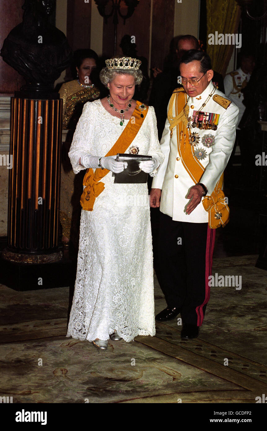 Royalty Queen Elizabeth II State Visit to Thailand Stock Photo Alamy