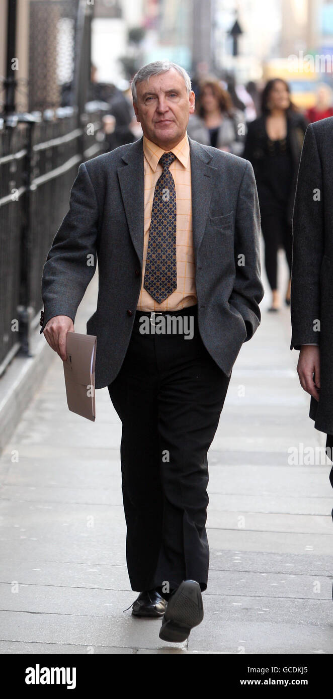 Tony Woodley, joint leader of the Unite Union leaves the TUC HQ in London after a meeting with British Airways Chief Executive Willie Walsh. Stock Photo