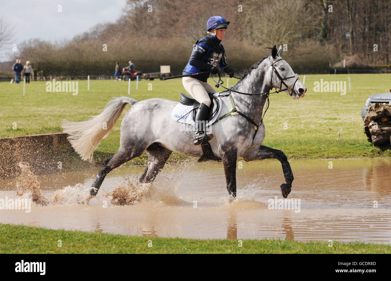 Zara Phillips during the cross country on Silver Lining V in the Land Rover  Intermediate Section at the Gatcombe Horse Trials near Minchinhampton in  Gloucestershire Stock Photo - Alamy