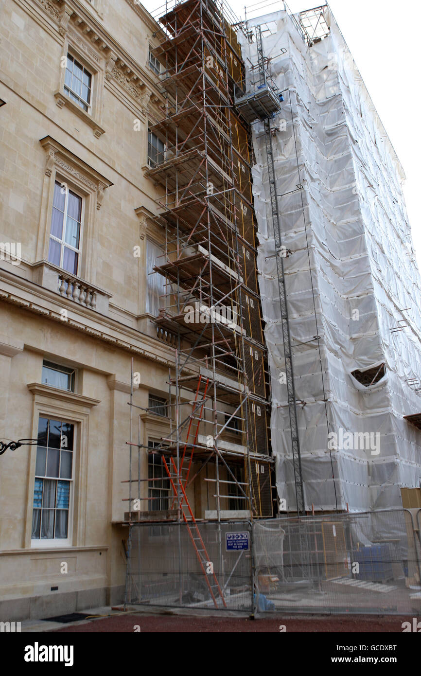 General view of building works underway in the quadrangle of Buckingham Palace in central London. Stock Photo