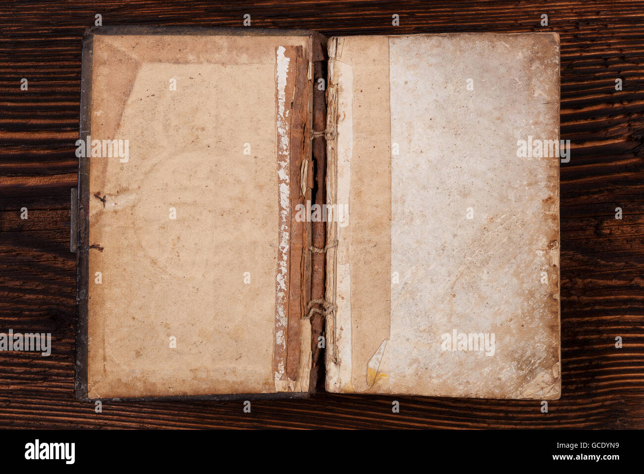 Blank scrapbook open flat hi-res stock photography and images - Alamy