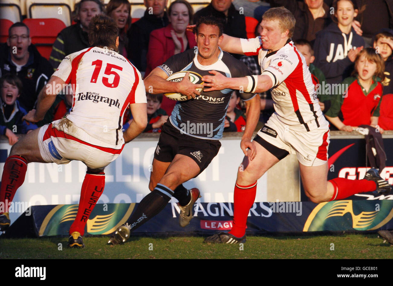 Glasgow Warriors' Colin Shaw (centre) in action during the Magners League match at Firhill Arena, Glasgow. Stock Photo