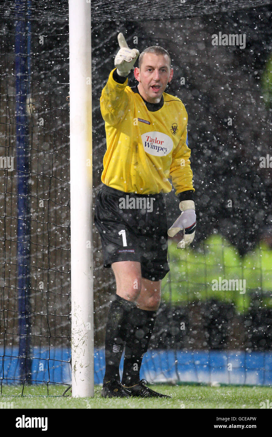 St johnstone goalkeeper hi-res stock photography and images - Alamy