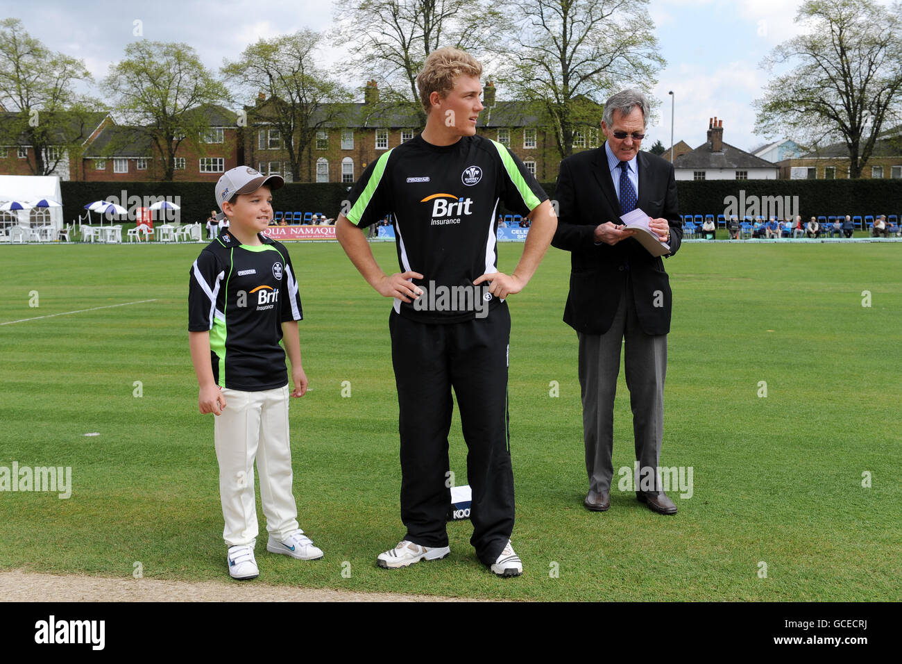 Surrey captain Rory Hamilton-Brown with the mascot at the coin toss Stock Photo