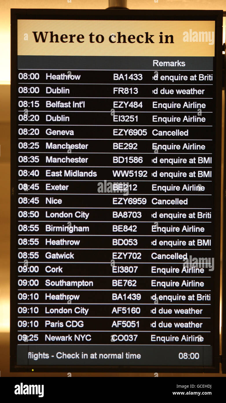A departures board at edinburgh airport hires stock photography and