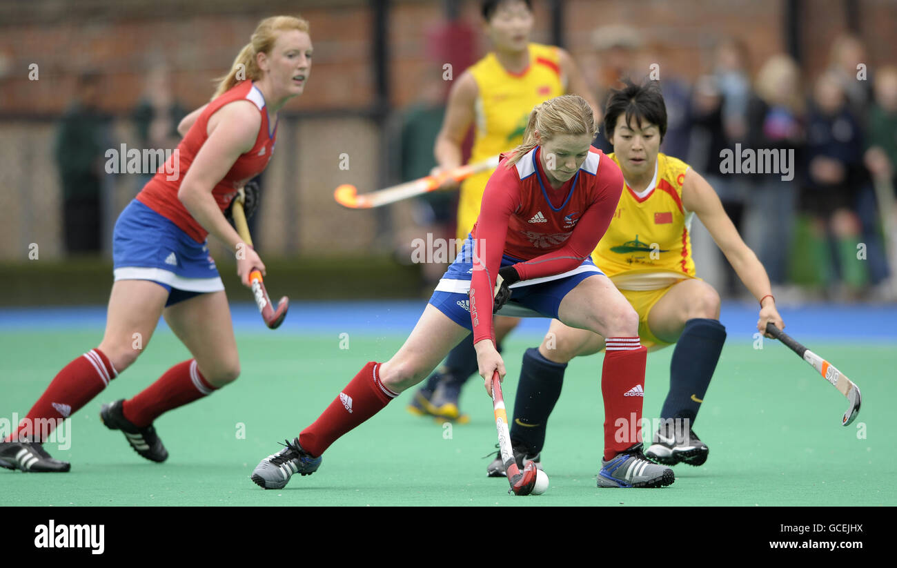 Great Britain's Helen Richardson challenges with China's Xiaoxu Xu ...