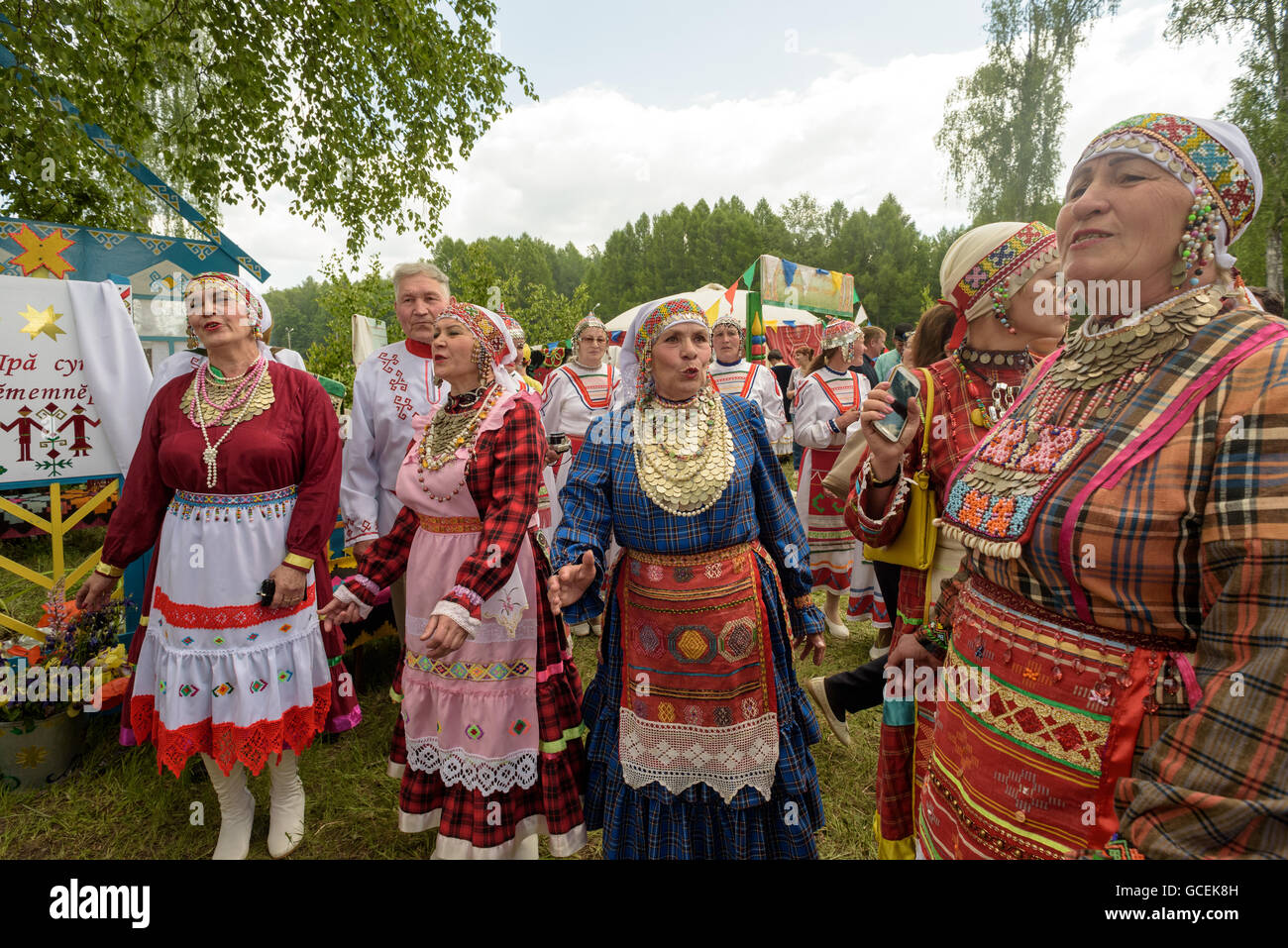 Russians celebrate Sabantuy in 2016 by wearing Bashkir and Tartar ...
