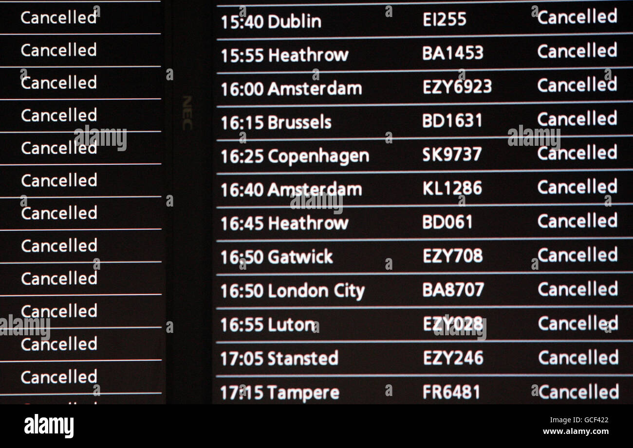 The departure board at edinburgh airport hi-res stock photography and  images - Alamy