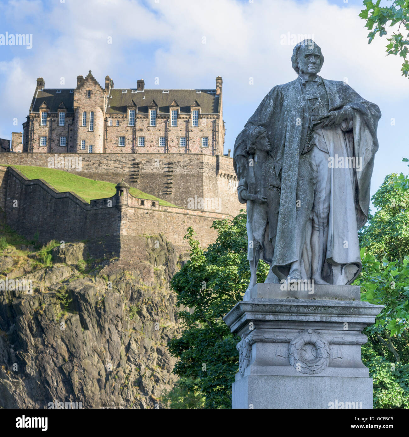Statue and Edinburgh Castle; Edinburgh, Scotland Stock Photo Alamy