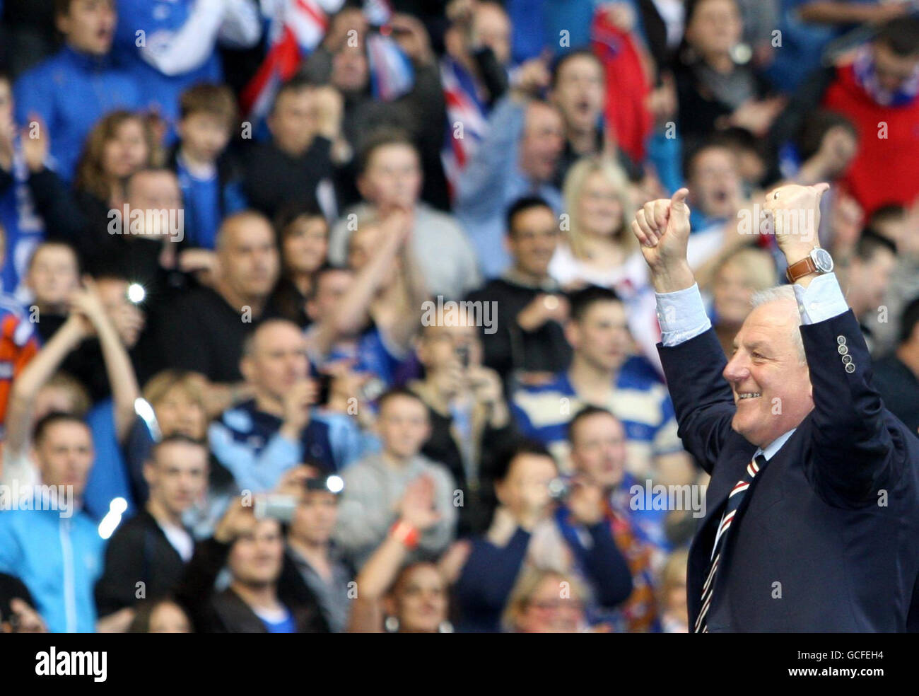 Rangers manager walter smith celebrates winning scottish premier league