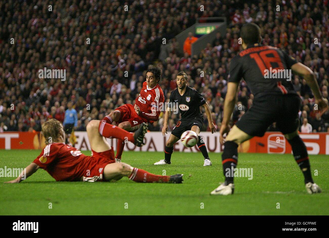 Soccer - UEFA Europa League - Semi Final - Second Leg - Liverpool v Atletico Madrid - Anfield. Liverpool's Alberto Aquilani (centre) scores his sides first goal of the game Stock Photo