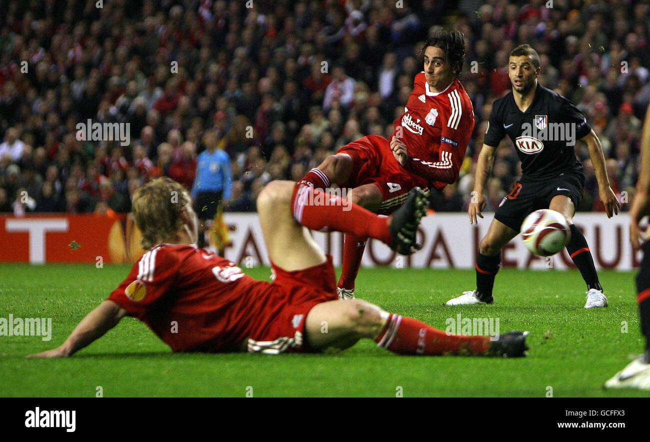 Soccer - UEFA Europa League - Semi Final - Second Leg - Liverpool v Atletico Madrid - Anfield. Liverpool's Alberto Aquilani (centre) scores the opening goal against Atletico Madrid Stock Photo
