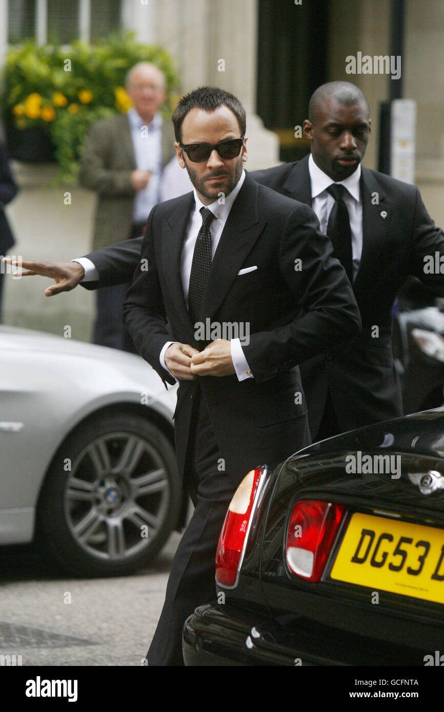 American fashion designer and film director Tom Ford arrives at Claridge's  in central London, for the wedding of David Walliams and Lara Stone Stock  Photo - Alamy