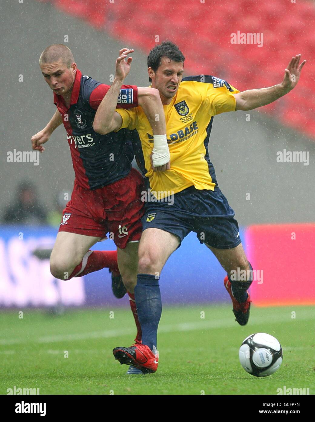 York citys richard brodie and oxford uniteds anthony tonkin right