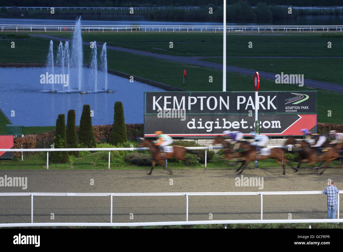 The digibet sports betting handicap stakes kempton park racecourse hi-res  stock photography and images - Alamy